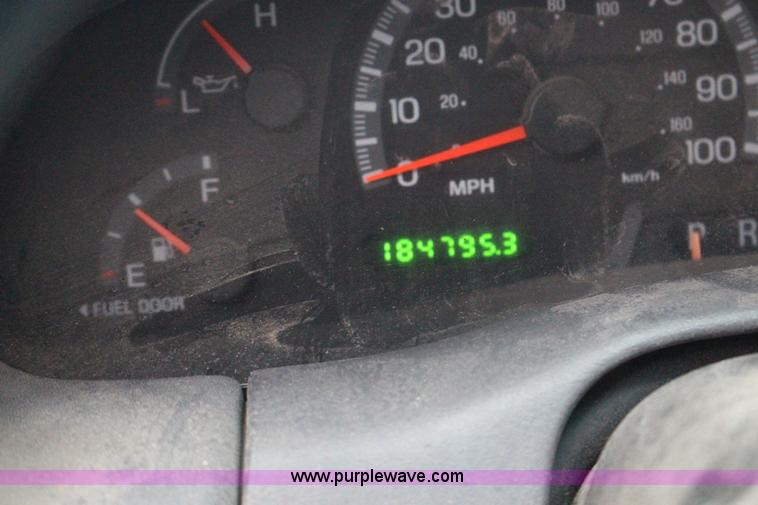 image for item L6637 2001 Ford F150 XLT SuperCrew pickup truck