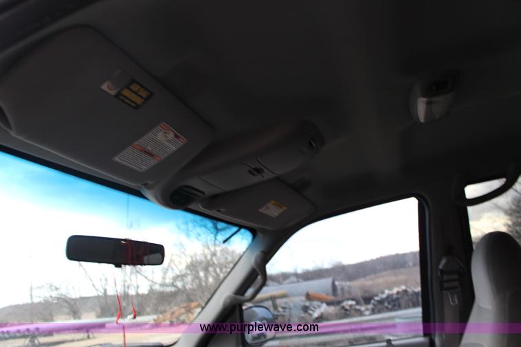 image for item L6637 2001 Ford F150 XLT SuperCrew pickup truck