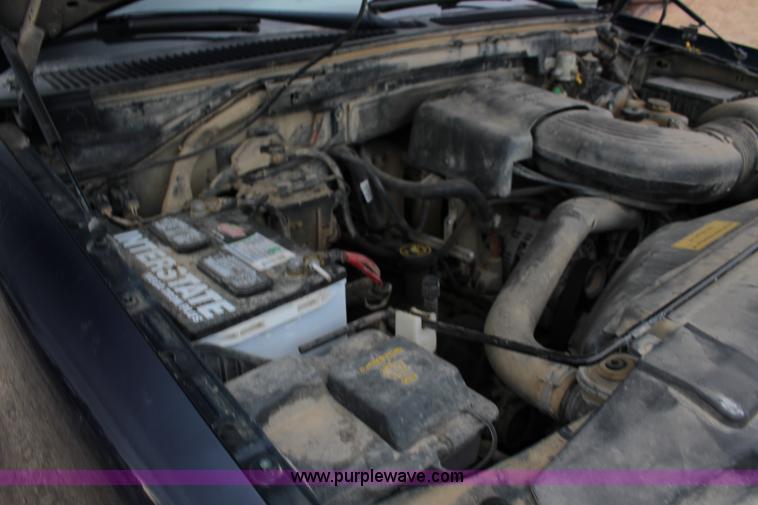 image for item L6637 2001 Ford F150 XLT SuperCrew pickup truck