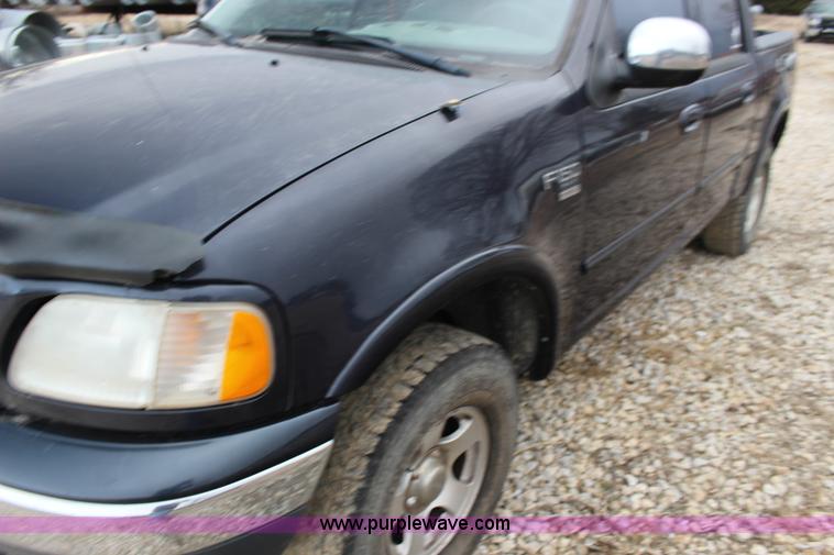 image for item L6637 2001 Ford F150 XLT SuperCrew pickup truck