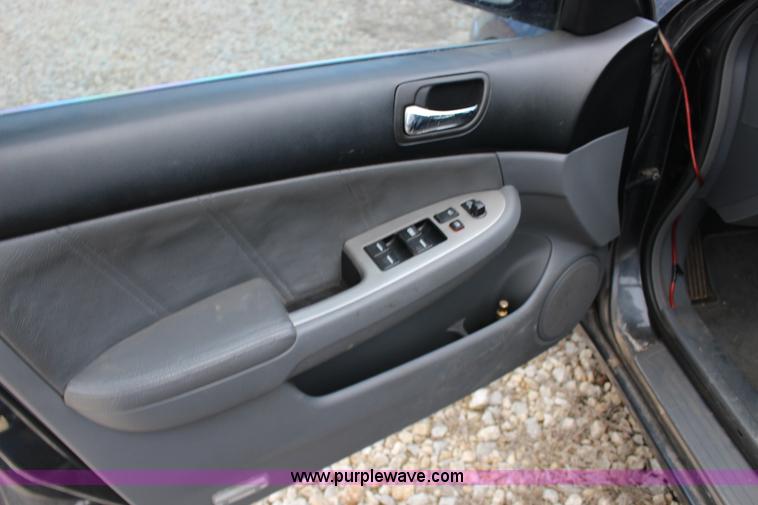 image for item L6638 2003 Honda Accord EX