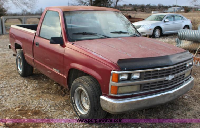image for item L6639 1988 Chevrolet 1500 pickup truck