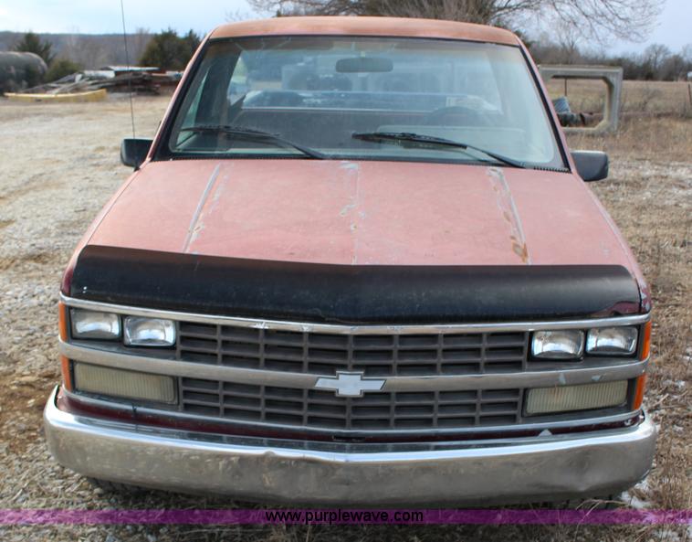 image for item L6639 1988 Chevrolet 1500 pickup truck