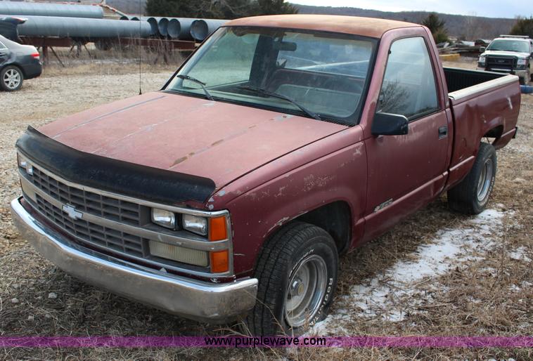 image for item L6639 1988 Chevrolet 1500 pickup truck