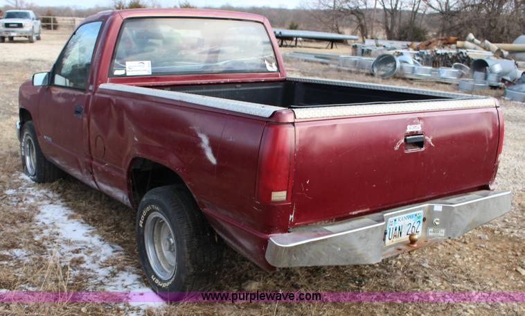 image for item L6639 1988 Chevrolet 1500 pickup truck