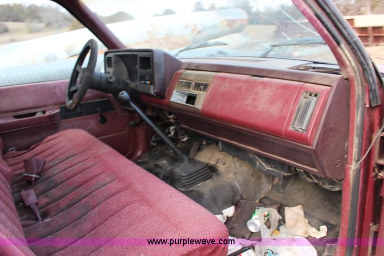 image for item L6639 1988 Chevrolet 1500 pickup truck