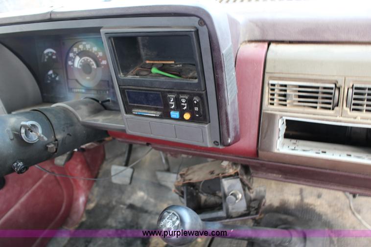 image for item L6639 1988 Chevrolet 1500 pickup truck