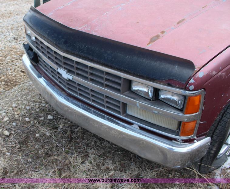 image for item L6639 1988 Chevrolet 1500 pickup truck