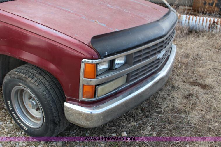 image for item L6639 1988 Chevrolet 1500 pickup truck