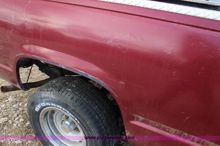 image for item L6639 1988 Chevrolet 1500 pickup truck