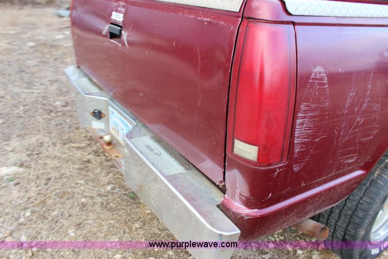 image for item L6639 1988 Chevrolet 1500 pickup truck