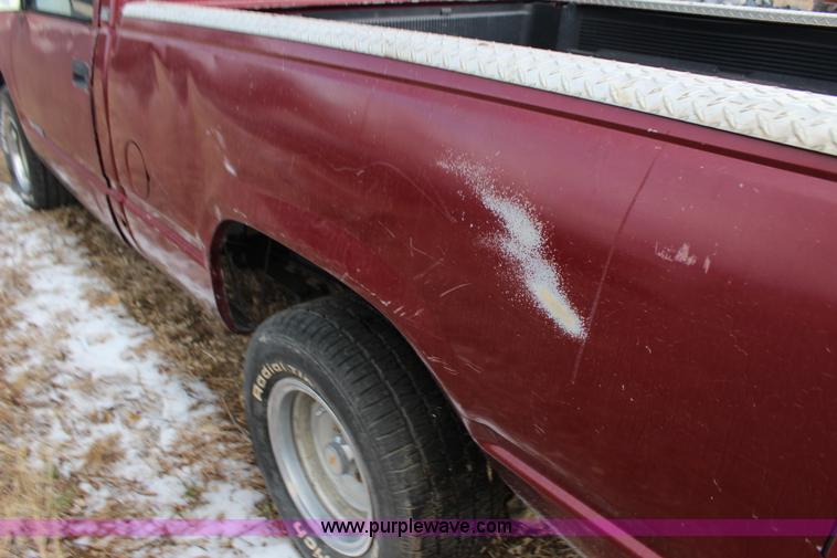 image for item L6639 1988 Chevrolet 1500 pickup truck