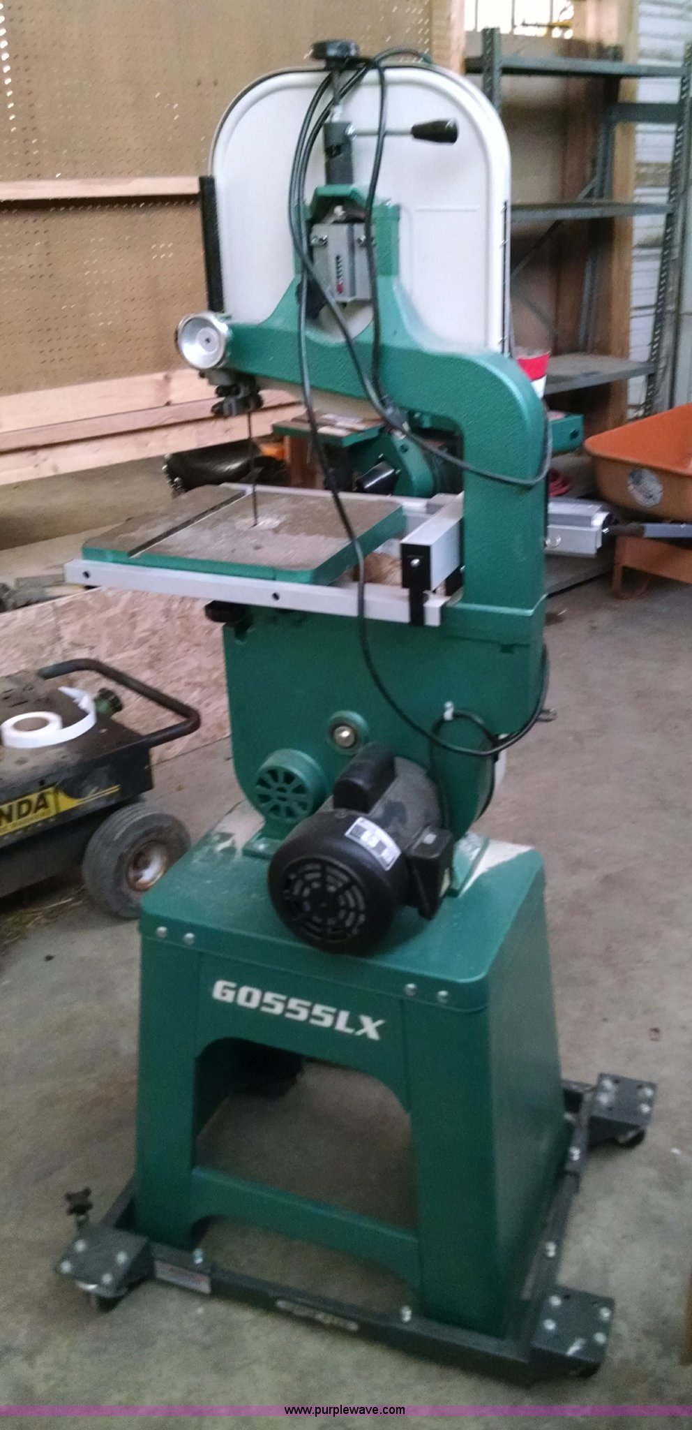 Grizzly G0555LX band saw in Cleveland, MO Item AY9416 sold Purple Wave