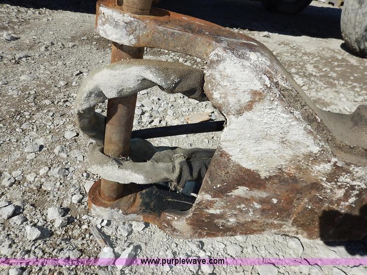 image for item AV9518 Case 580 hydraulic backhoe thumb
