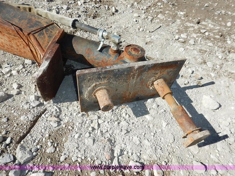 Case 580 hydraulic backhoe thumb in Kansas City, KS Item AV9518 sold