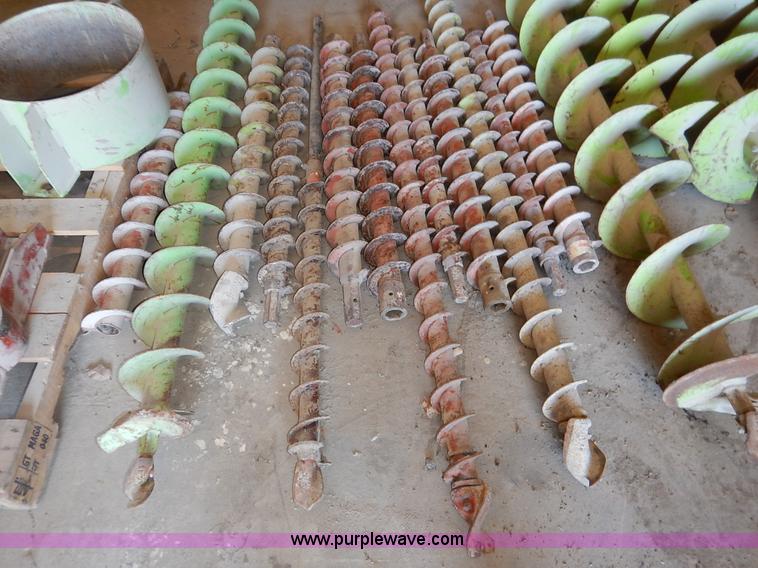 image for item AV9528 General 550 Dig-R-Mobile auger drill