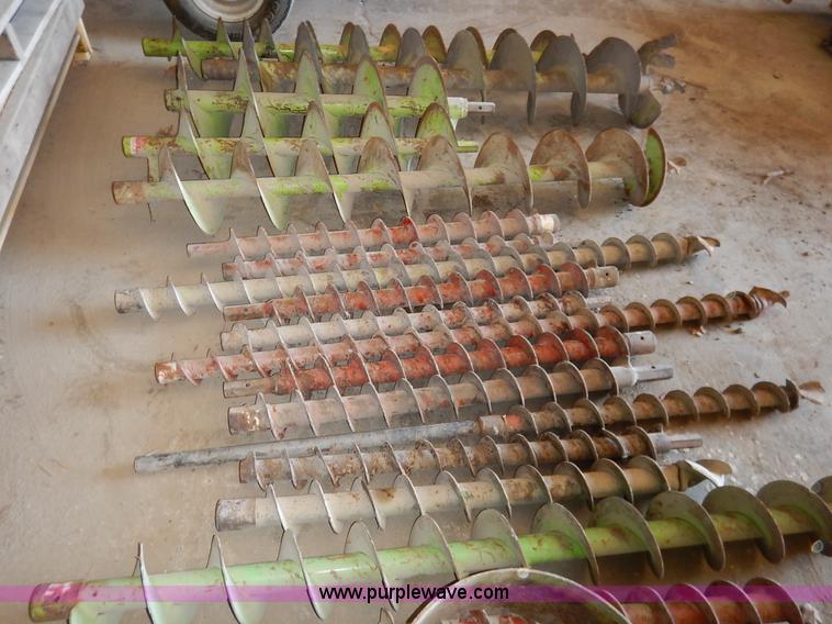 image for item AV9528 General 550 Dig-R-Mobile auger drill