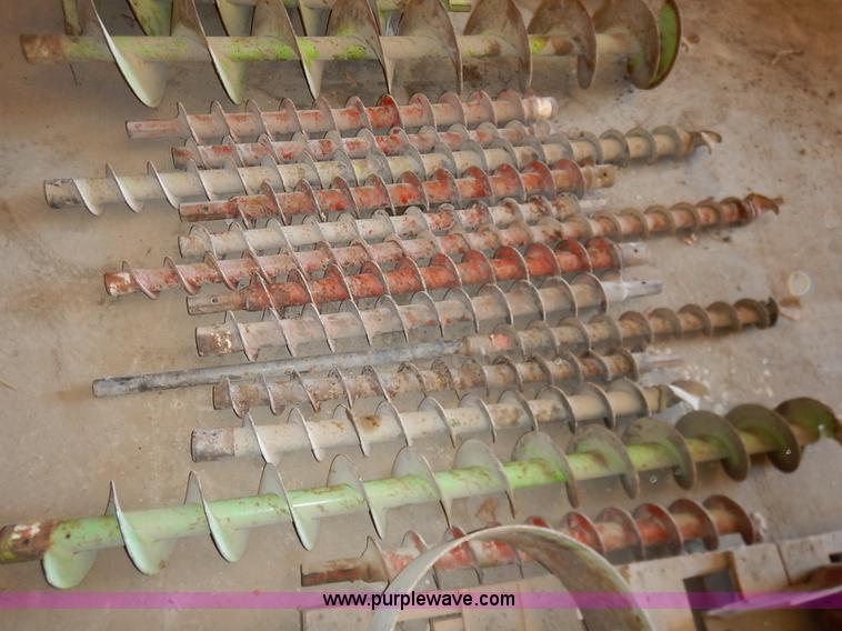 image for item AV9528 General 550 Dig-R-Mobile auger drill