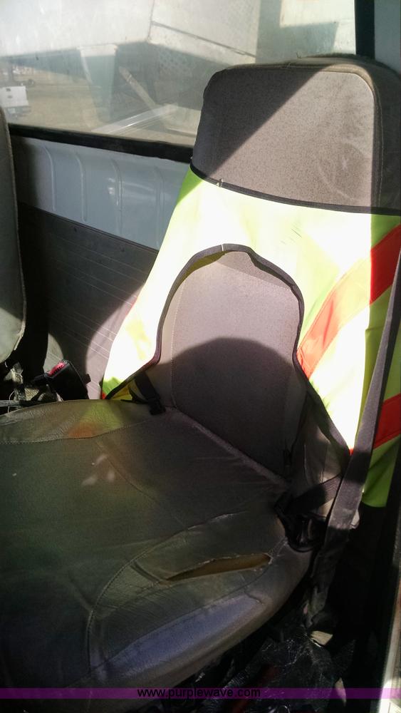 image for item AV9921 1997 International 4900 dump truck