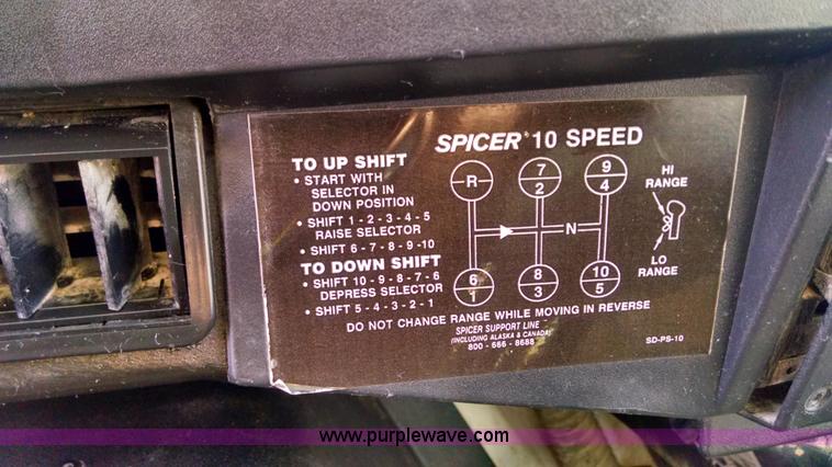 image for item AV9921 1997 International 4900 dump truck