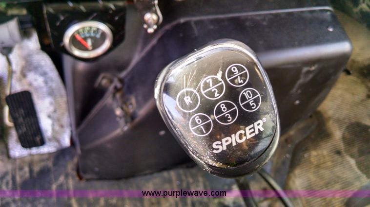 image for item AV9921 1997 International 4900 dump truck