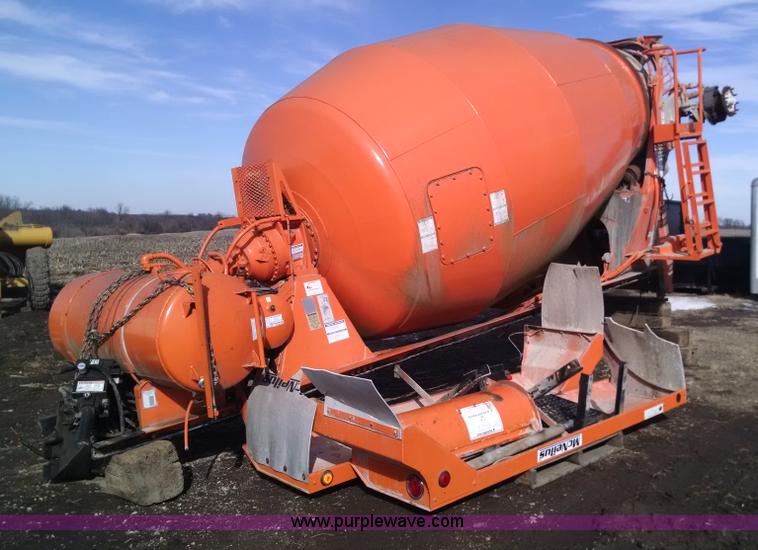 Mcneilus 11 cubic yard concrete mixer bed in Lexington, MO Item