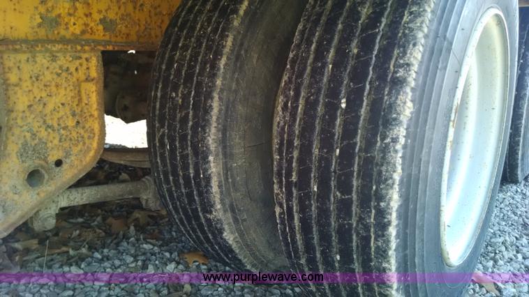 image for item AW9049 1998 Holden HCZ40KT equipment trailer