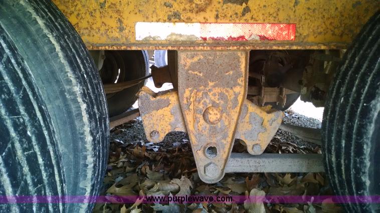 image for item AW9049 1998 Holden HCZ40KT equipment trailer