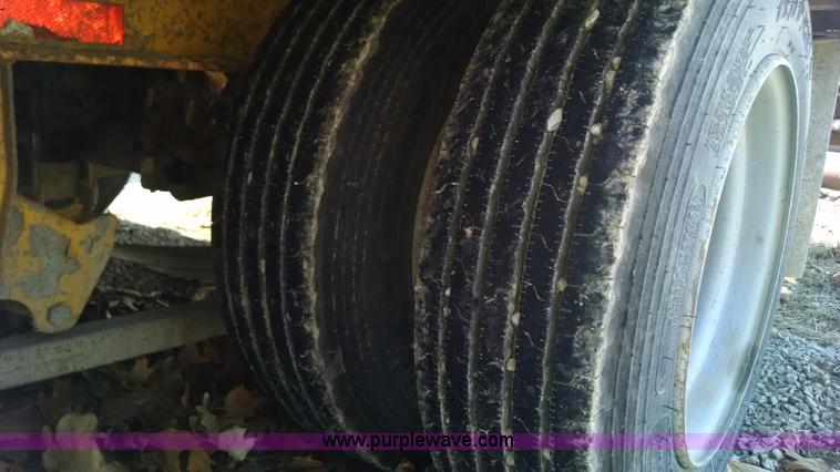 image for item AW9049 1998 Holden HCZ40KT equipment trailer