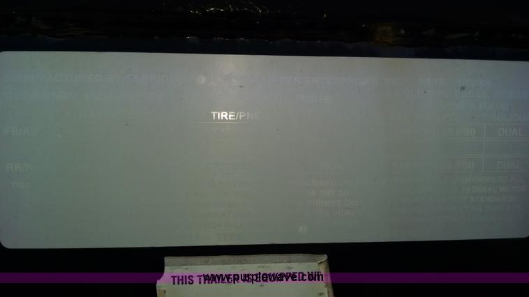 image for item AW9050 2007 Diamond C Fleetneck gooseneck trailer