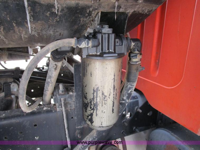 image for item D2304 1987 International S1600 oil distributor truck