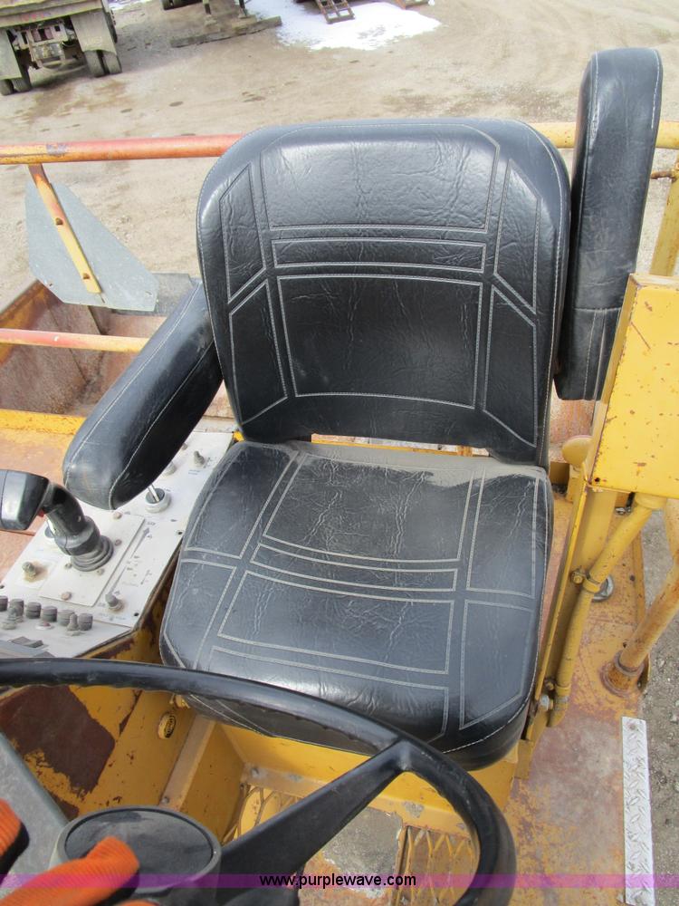 image for item D2305 Etnyre chip spreader