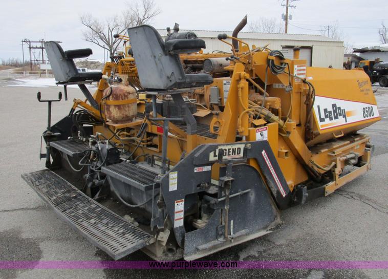 image for item D2306 1996 LeeBoy L8500T asphalt paver