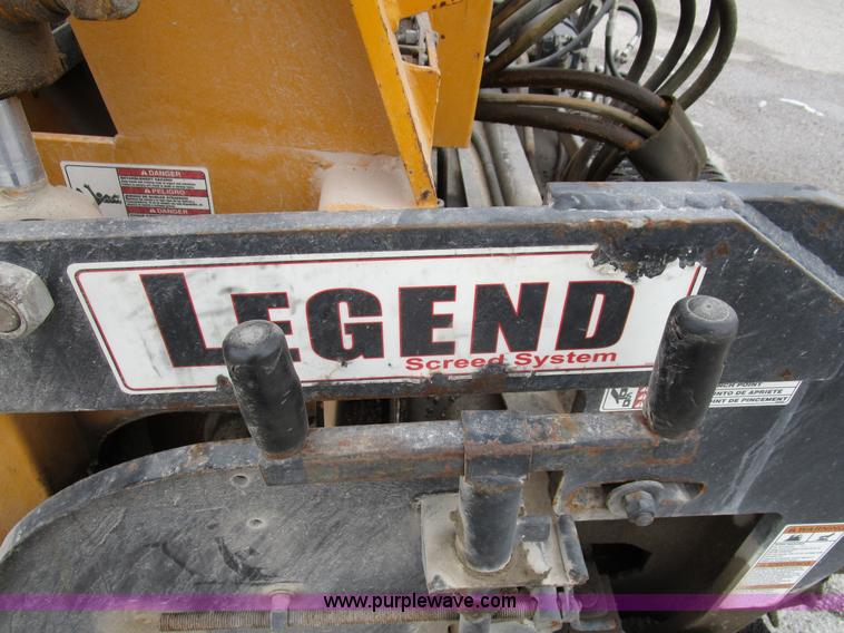 image for item D2306 1996 LeeBoy L8500T asphalt paver