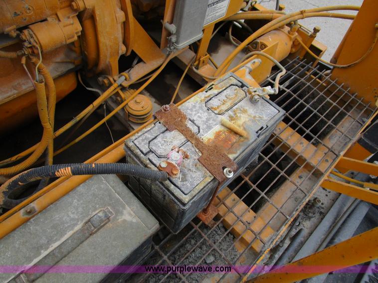 image for item D2306 1996 LeeBoy L8500T asphalt paver