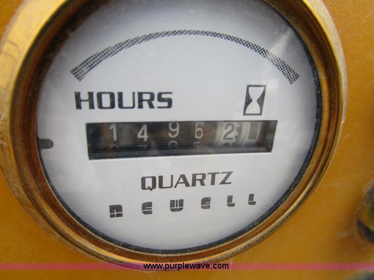 image for item D2306 1996 LeeBoy L8500T asphalt paver