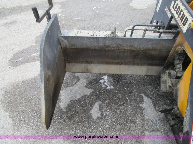 image for item D2306 1996 LeeBoy L8500T asphalt paver