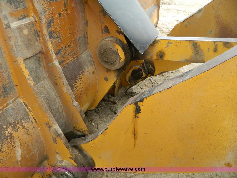 image for item D6133 2001 John Deere 744H wheel loader