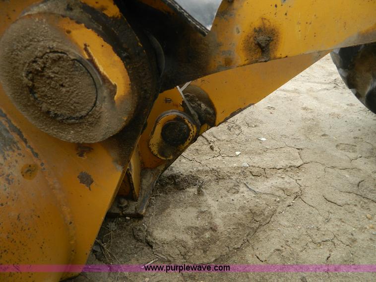 image for item D6133 2001 John Deere 744H wheel loader