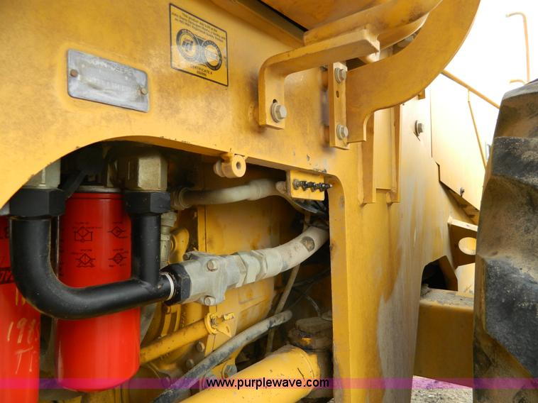 image for item D6133 2001 John Deere 744H wheel loader