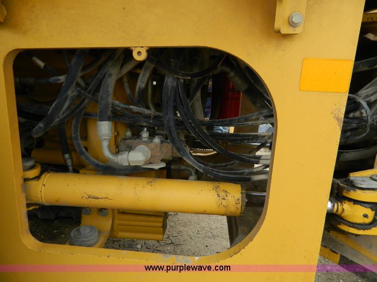 image for item D6133 2001 John Deere 744H wheel loader