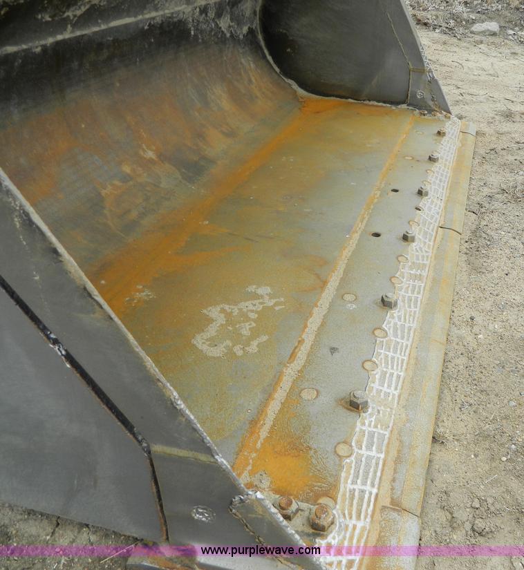 image for item D6133 2001 John Deere 744H wheel loader