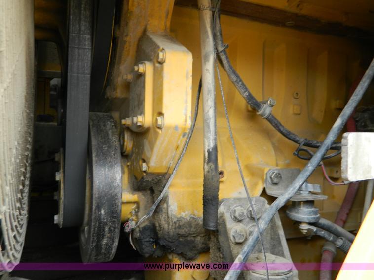 image for item D6133 2001 John Deere 744H wheel loader