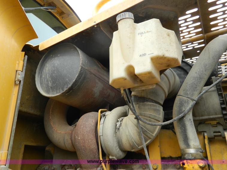 image for item D6133 2001 John Deere 744H wheel loader