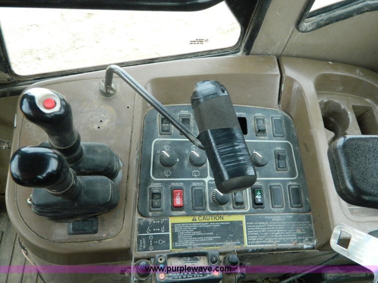 image for item D6133 2001 John Deere 744H wheel loader