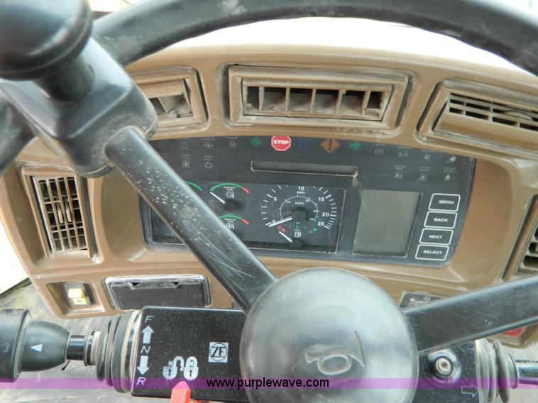 image for item D6133 2001 John Deere 744H wheel loader