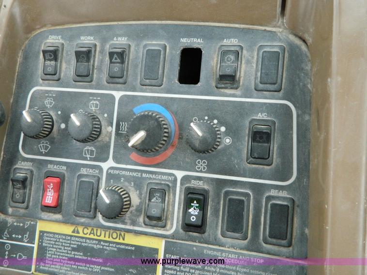 image for item D6133 2001 John Deere 744H wheel loader
