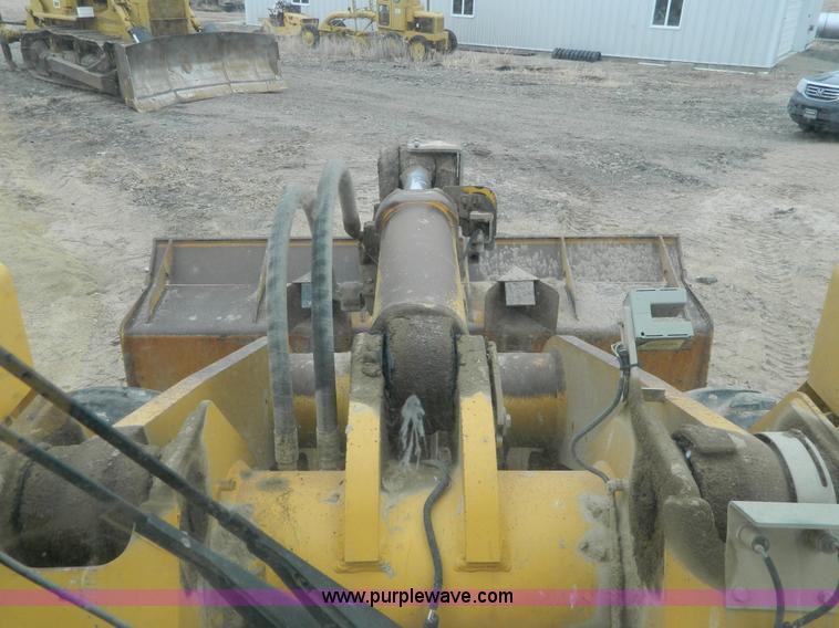 image for item D6133 2001 John Deere 744H wheel loader