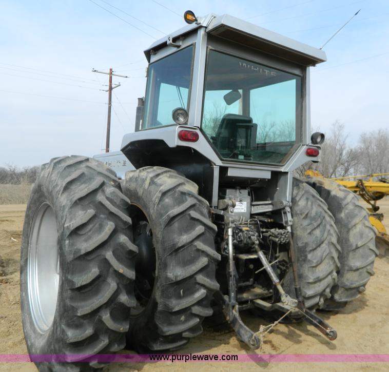 image for item D6147 1977 White 2-155 Field Boss tractor