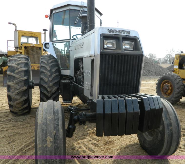 image for item D6147 1977 White 2-155 Field Boss tractor